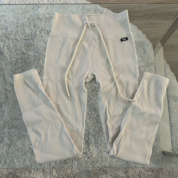 Beige Leggings - Picture 1 of 1